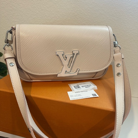 Louis Vuitton Cream Crossbody Bag - Picture 1 of 6